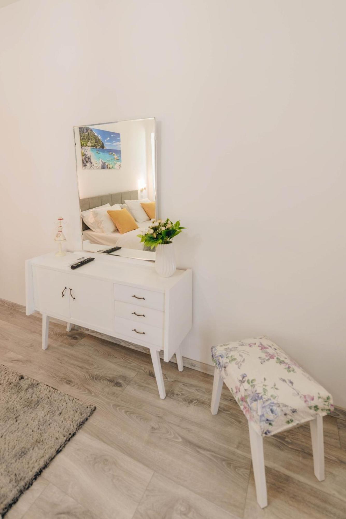 Sunrise Guesthouse Agria Bagian luar foto